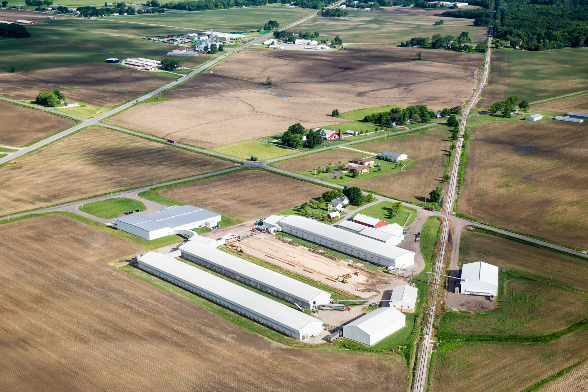 Deweerdt Poultry Farm EV Construction