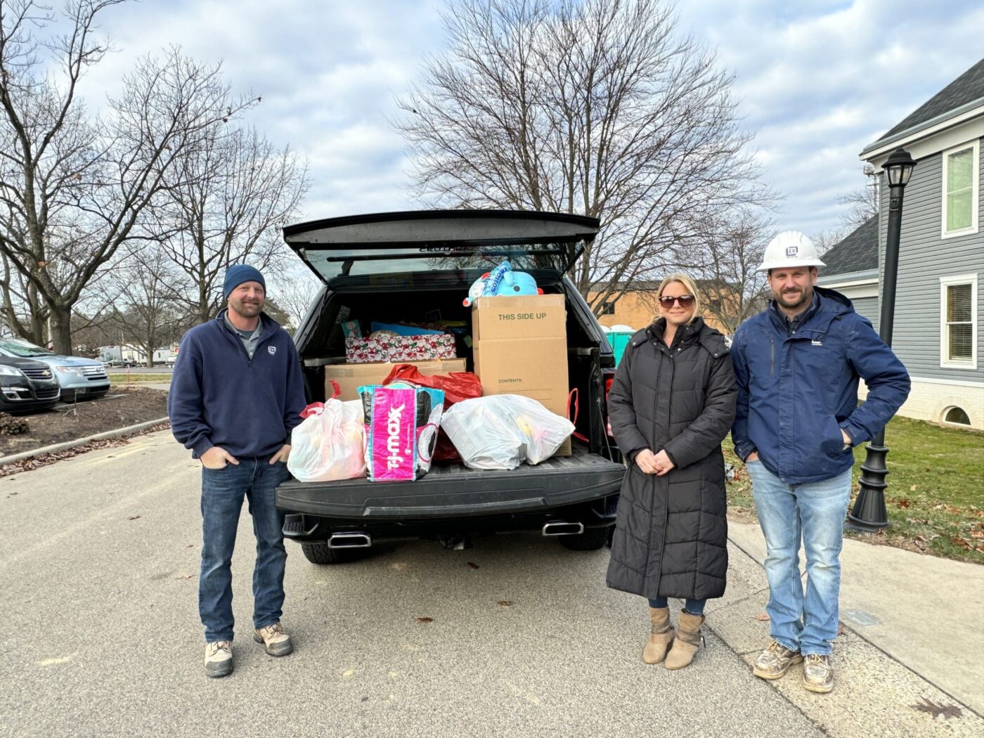 EV Employees Spread Holiday Cheer